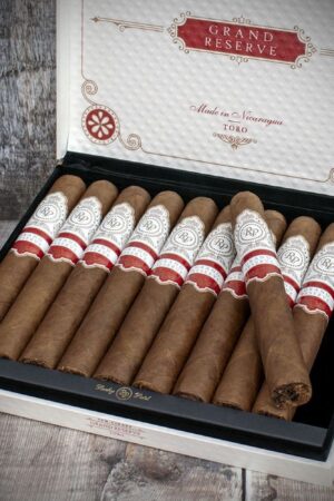 Rocky Patel Grand Reserve Toro – Box of 10 Cigars